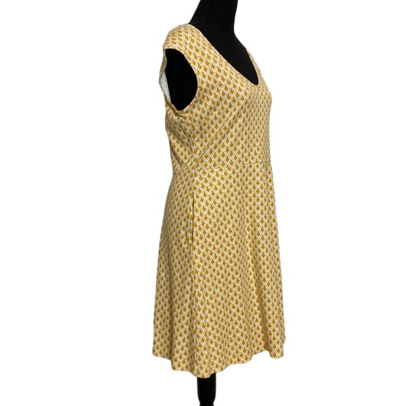 🌷New York & Company Yellow Pattern Sleeveless Fit & Flare Dress M - Picture 4 of 10